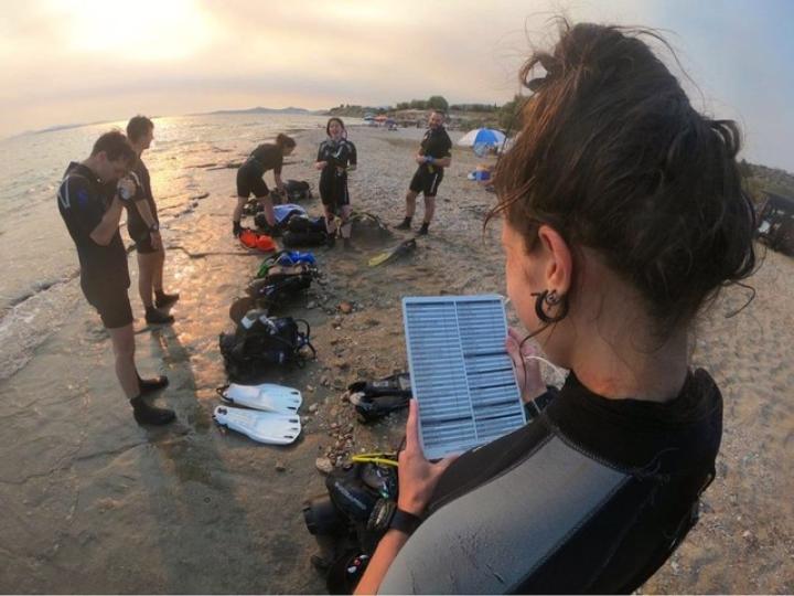 Diveness reporting marine debris to Dive Against Debris database